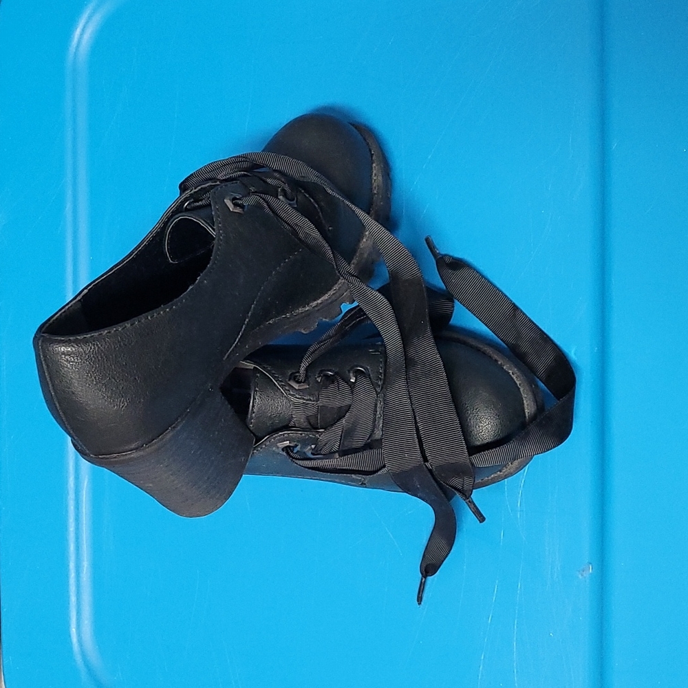 Black Heel